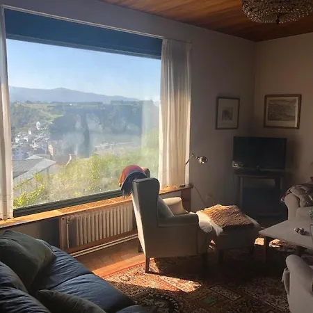 Impresionante Casa Con Piscina Y Vistas Unicas Luarca