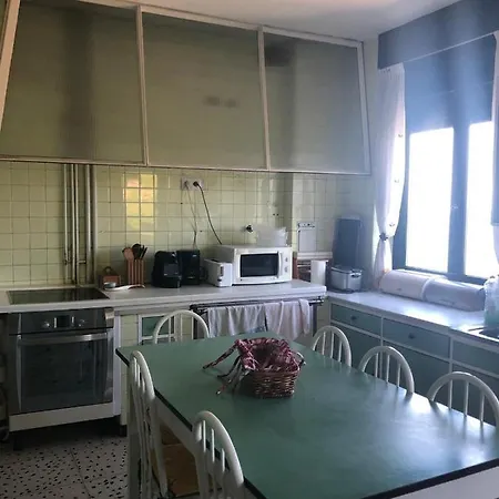 Impresionante Casa Con Piscina Y Vistas Unicas Luarca