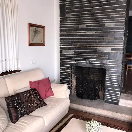 Impresionante Casa Con Piscina Y Vistas Unicas Luarca